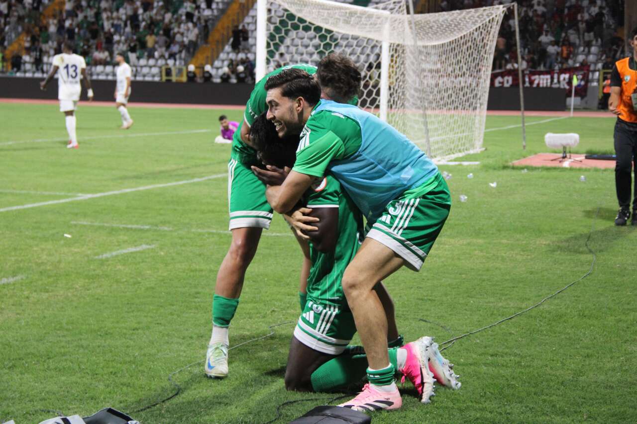 Tarihi Gecede Muğlaspor, Evinde Vanspor FK ile Puanları Paylaştı 3